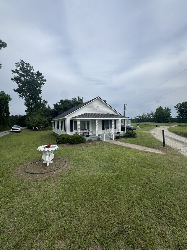 Foto principal - 1495 Eli Bowen Rd