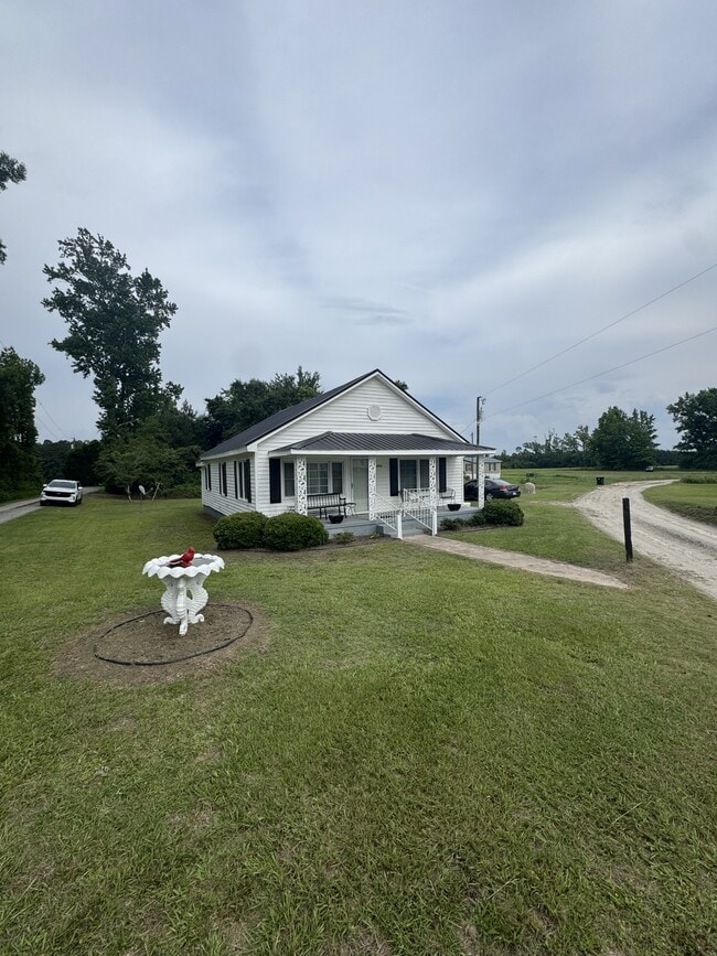 Building Photo - 1495 Eli Bowen Rd