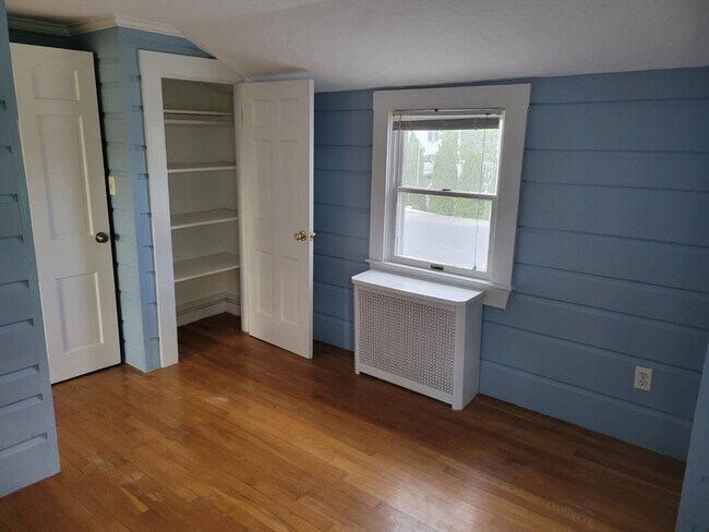 Building Photo - 168 Rhinecliff St