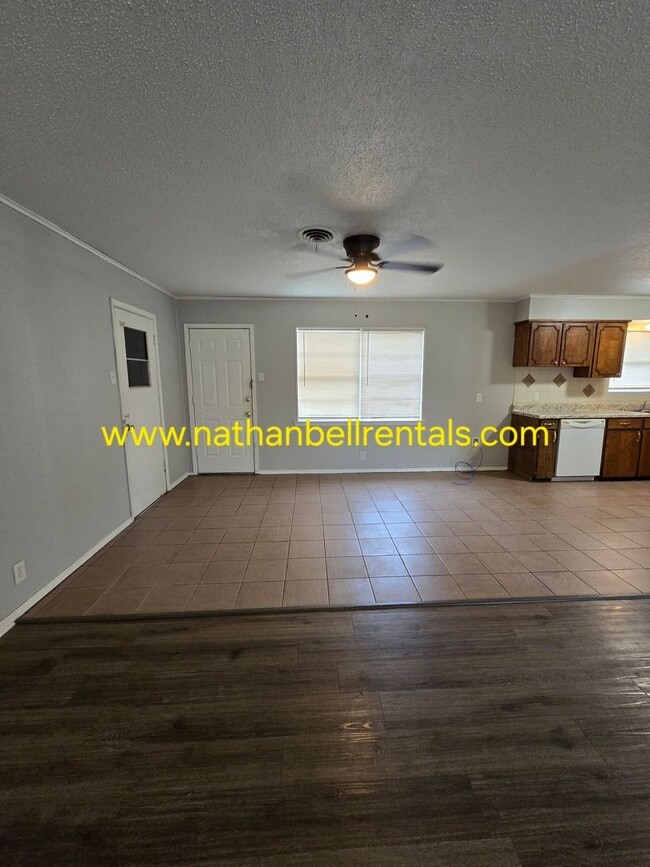 Building Photo - 2485 Cypress Dr