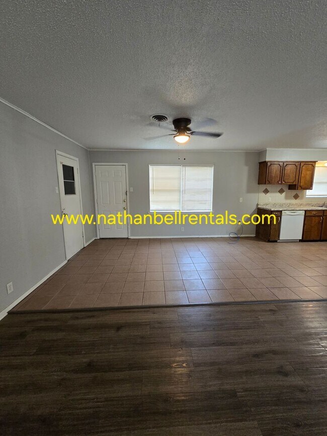 Foto del edificio - 2485 Cypress Dr