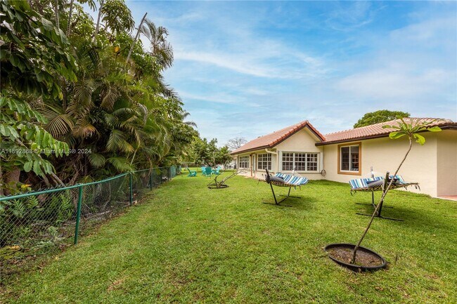 Building Photo - 780 Renmar Dr