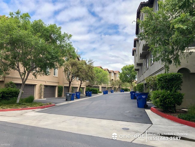 Building Photo - 14662 Via Fiesta