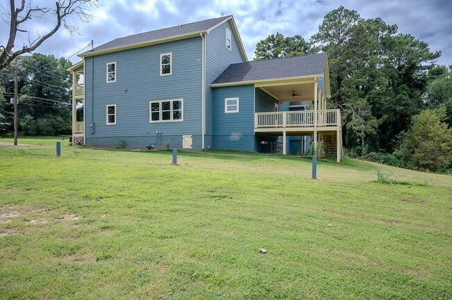 Building Photo - 1993 Reynolds Dr SW