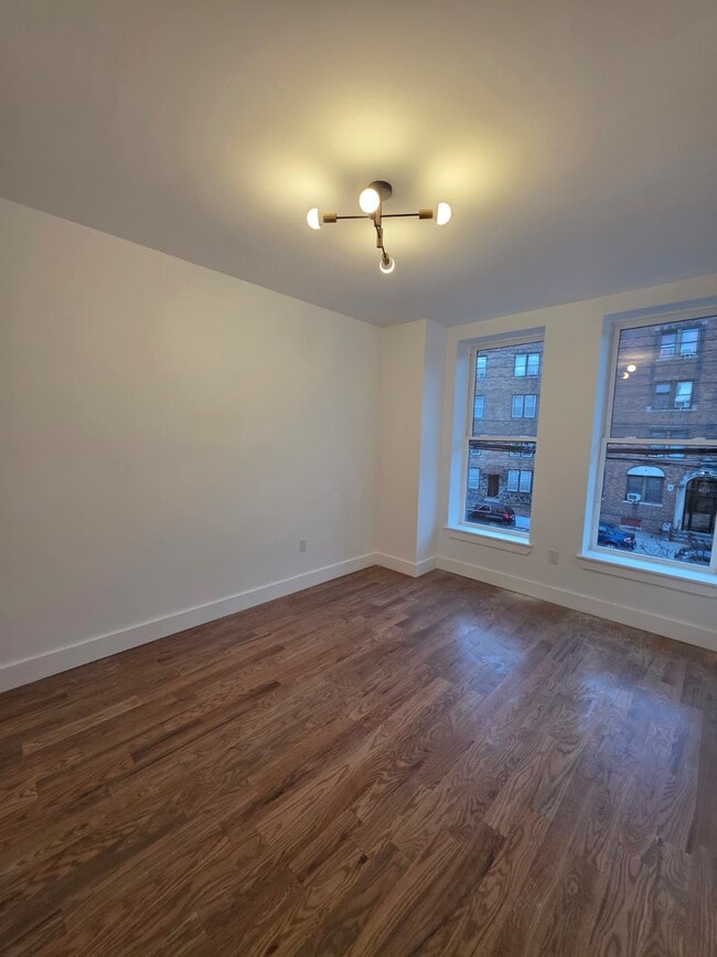 Foto del edificio - 286 Hawthorne Ave
