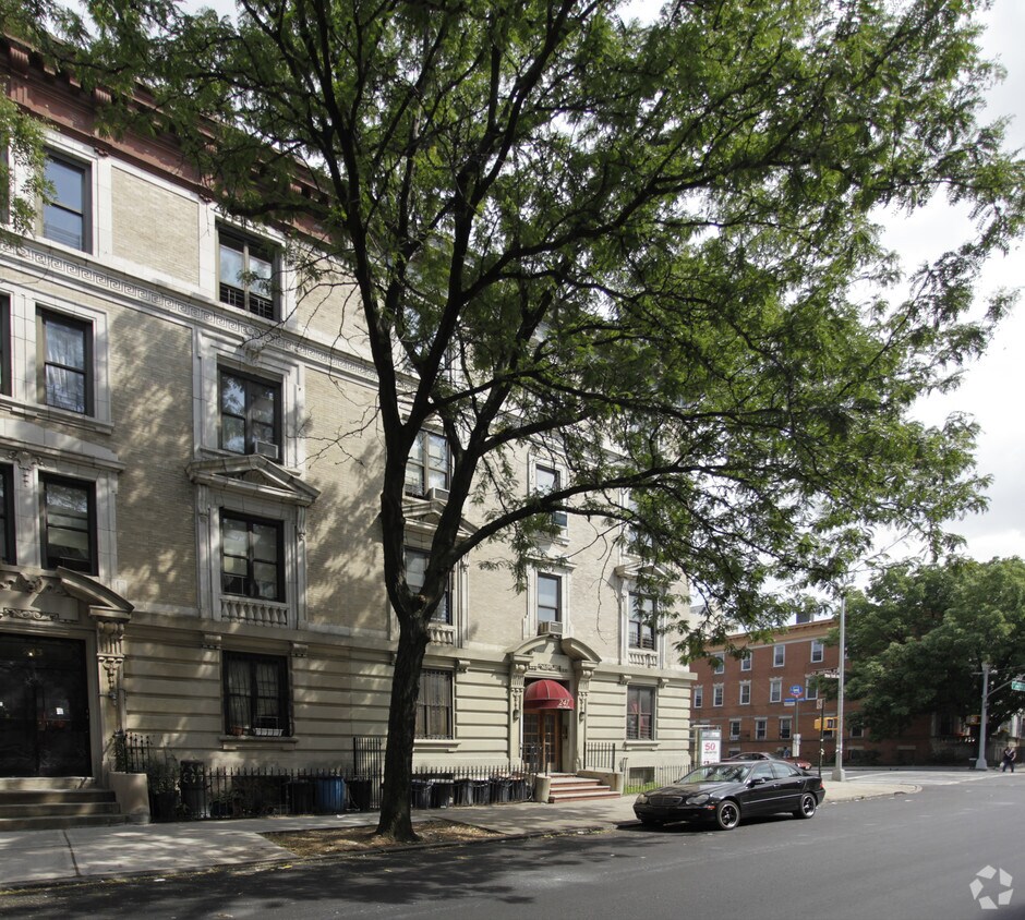 Building Photo - 247 New York Ave