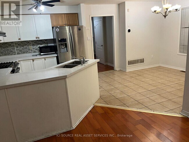 Building Photo - 40 Treasure Dr