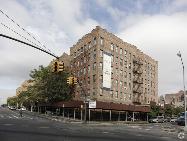 43-09 47th ¡alejado - 43-09 47th Avenue