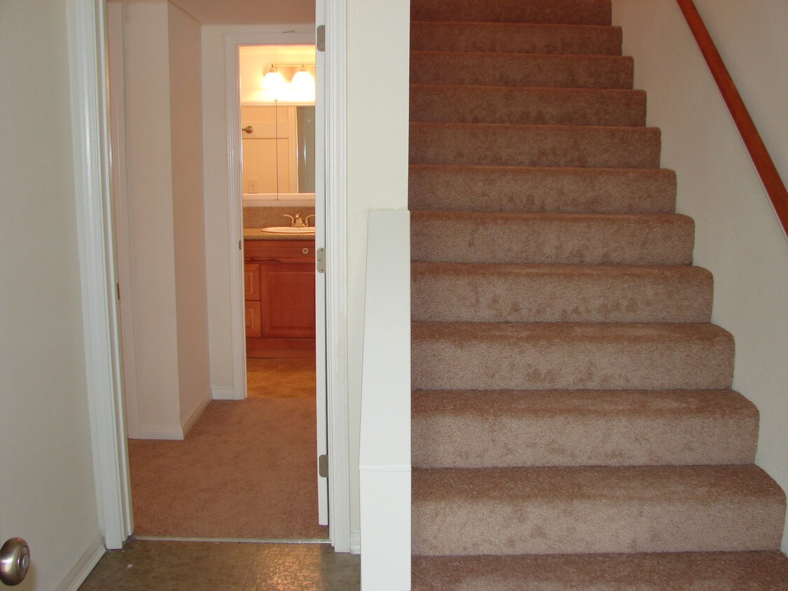 Foto principal - 636 S Cypress St