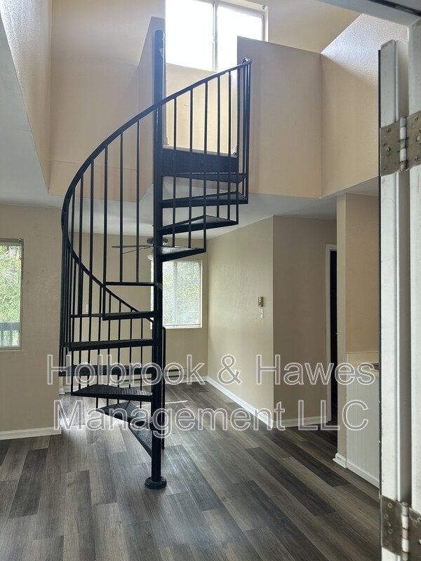 Building Photo - 4531 Boardwalk Dr