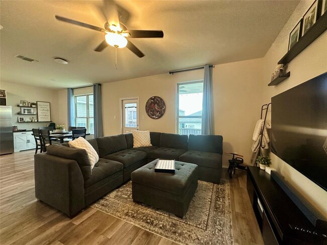 Building Photo - 104 Hellfighters Wy