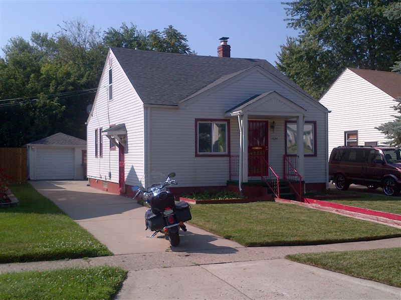 Primary Photo - 624 Markle Ave