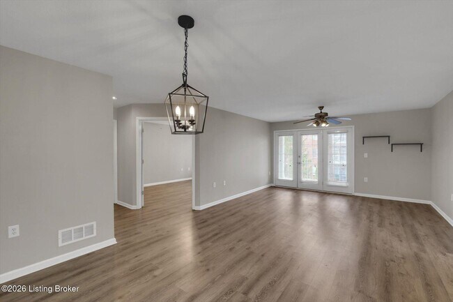 Foto del edificio - 6403 Shelton Circle