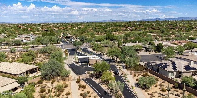 Foto del edificio - 8250 E Mountain Spring Rd