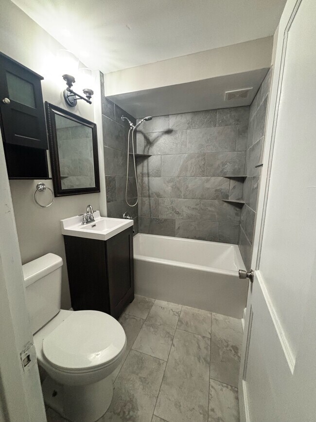 Foto del edificio - 5302 East Dr