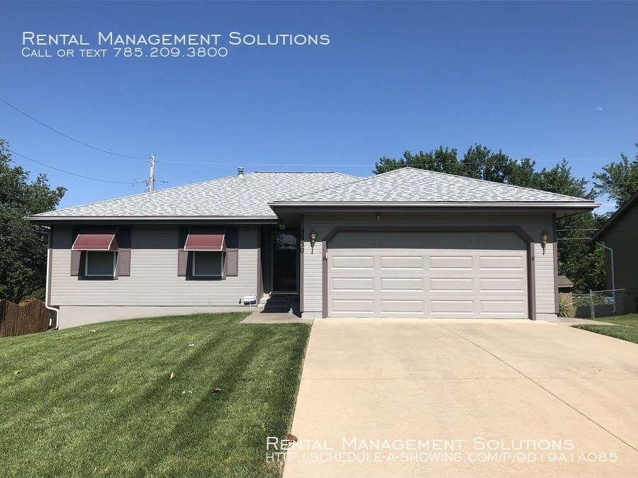Primary Photo - 2530 SW Ancaster Rd- 3 BED/2 BATH