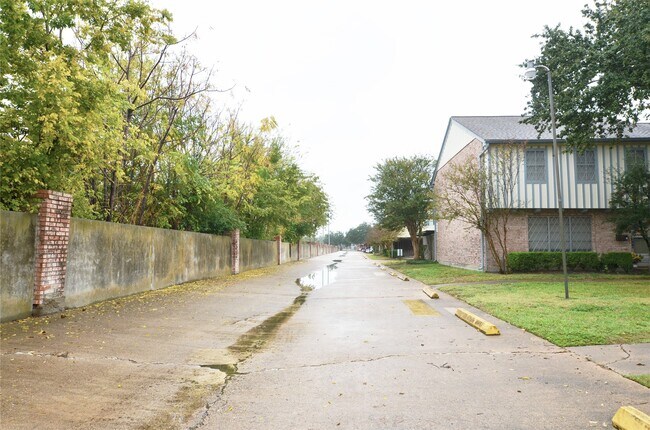 Foto del edificio - 2372 Triway Ln