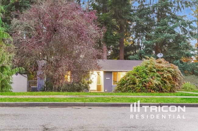 Building Photo - 2504 26th St SE