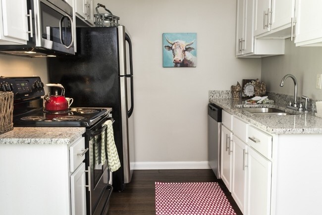 Building Photo - 821 Von Kolnitz Rd