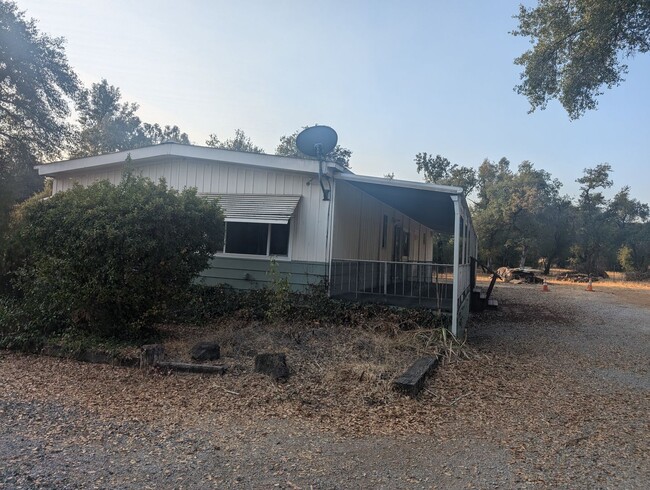 Building Photo - Mobile Home off of 273 2 Bedroom and 2 Bat...