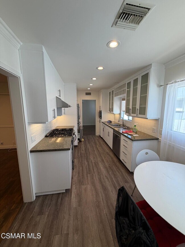 Foto del edificio - 23723 Oxnard St