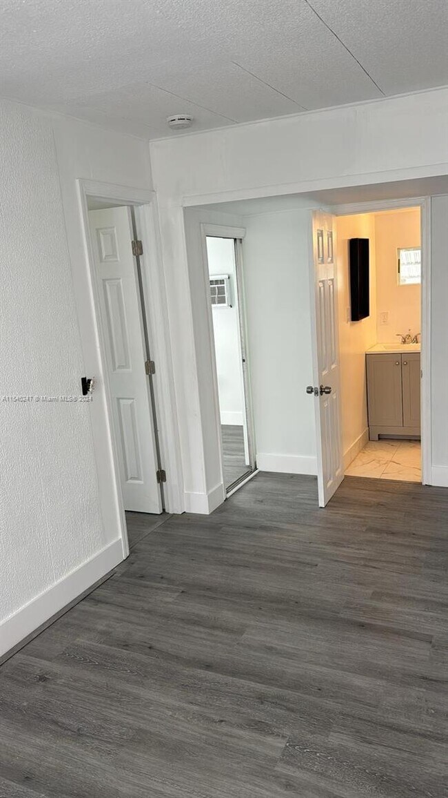 Foto del edificio - 5179 SW 34th St