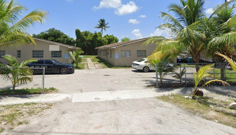 Foto principal - 7951 NW 5th Ct