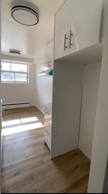 Building Photo - SOUTH ETOBICOKE RENOVATED UNIT - 2 BEDROOM 1 BATH - NEW kitchen