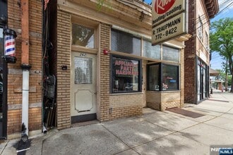 Building Photo - 262 Parker Ave