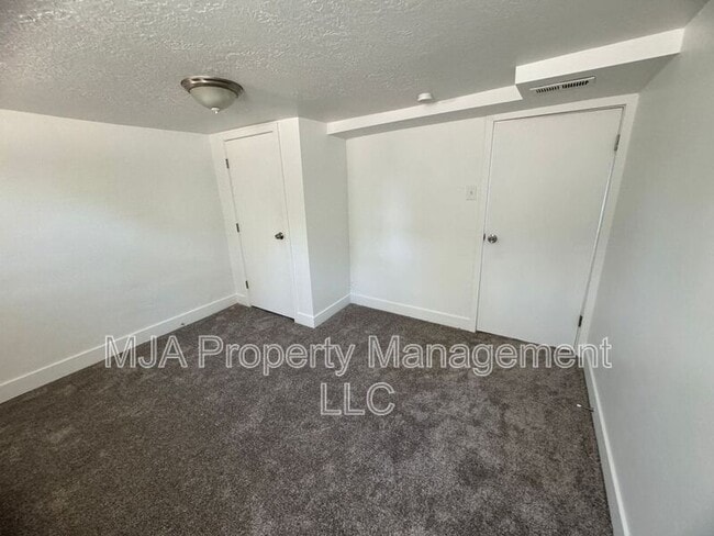 Building Photo - 789 N 200 E