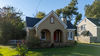 Building Photo - 1303 S Sneed Ave