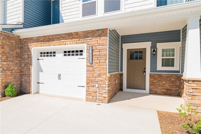 Building Photo - 18605 Palisades Rdg