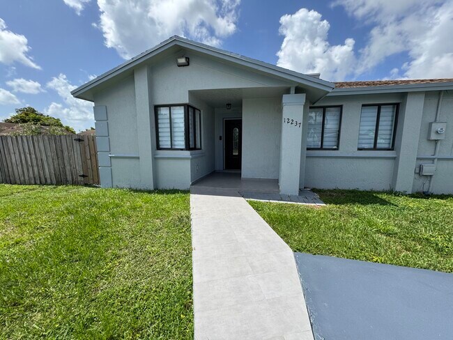 Foto del edificio - 12237 SW 193rd St