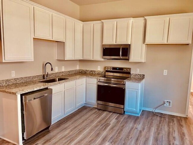 Foto del edificio - NEW 3 BEDROOM 2 BATH LEASE HOME IN WILLIS