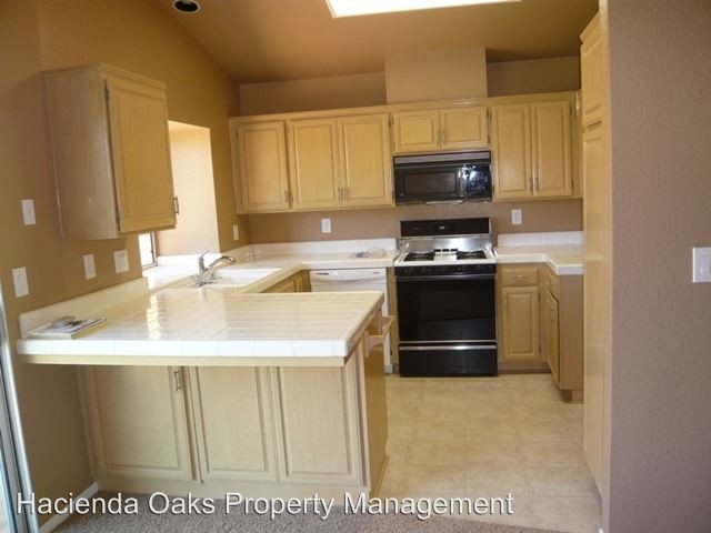 Building Photo - 3 br, 2 bath House - 1405 Roper Way