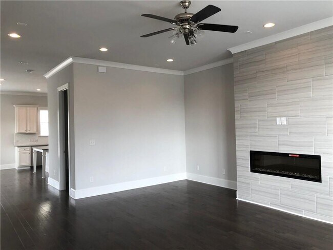 Foto del edificio - 4250 Spruce Pine Alley