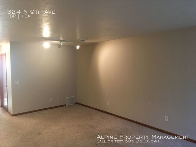 Building Photo - 324 9th Ave