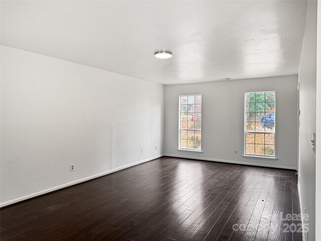 Foto del edificio - 8509 Golf Ridge Dr