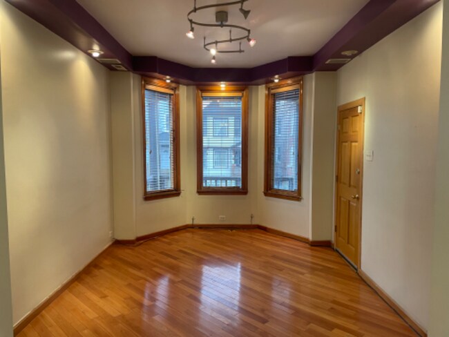 Building Photo - 2423 N Lawndale Ave