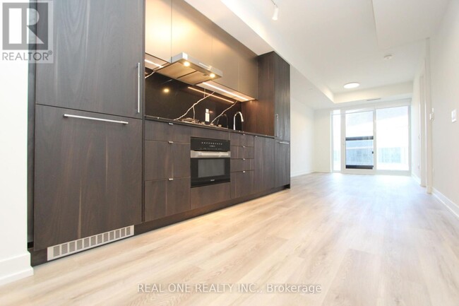 Photo du bâtiment - 771-771 Yonge St