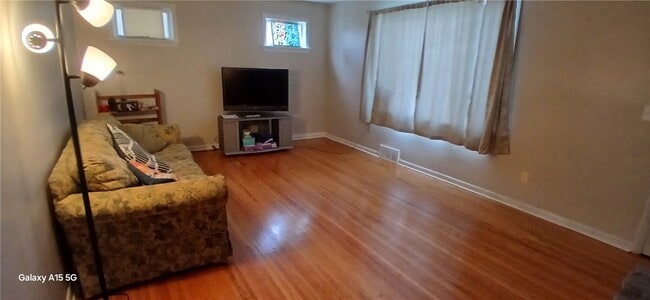 Foto del edificio - 38 Crossfield Rd