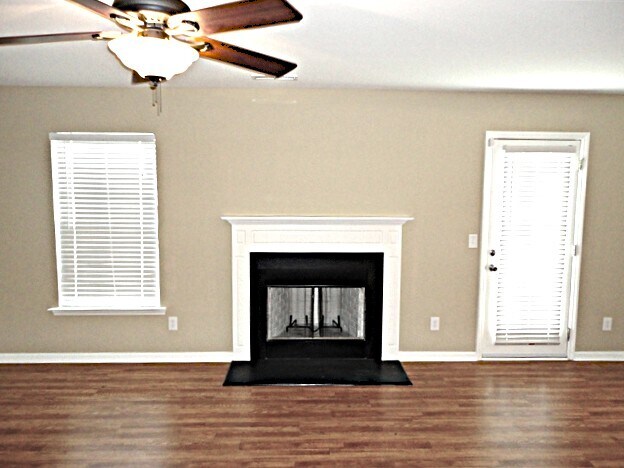 Foto del edificio - 836 Willow Bay Dr