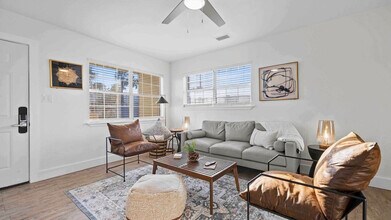 Building Photo - 209 Angelfish Ave.