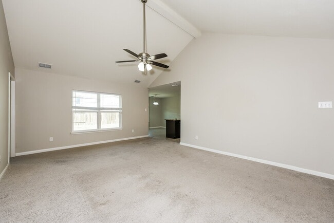 Building Photo - 157 Aaron St