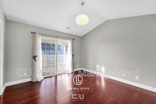 Building Photo - 3038 E Stillwater Landing
