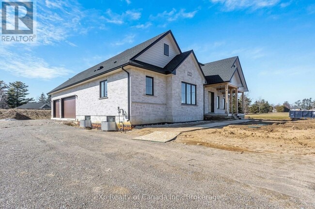Building Photo - 65 Meadowlands Dr