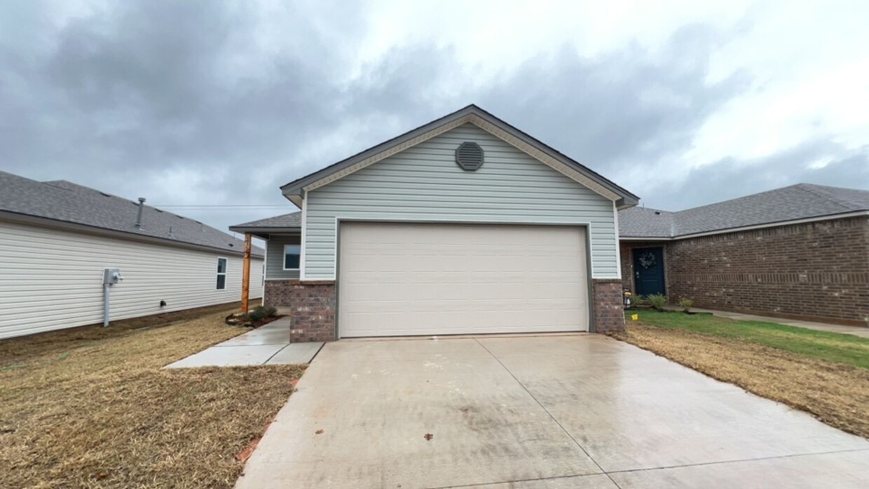 Primary Photo - Brand New 4 Bed 2 Bath Home in Mustang Sch...