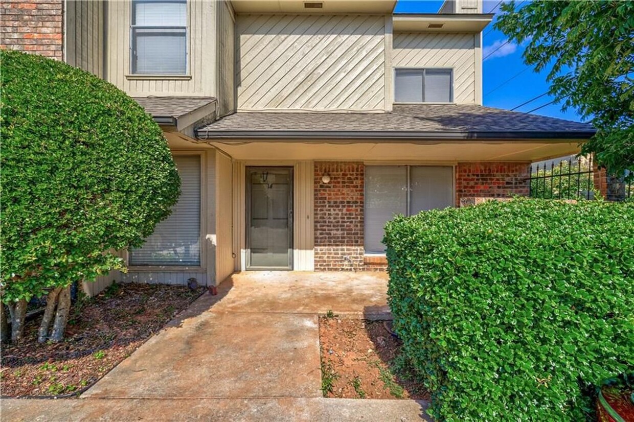 Primary Photo - Beautiful 2 bed 2.5 bath condo home!