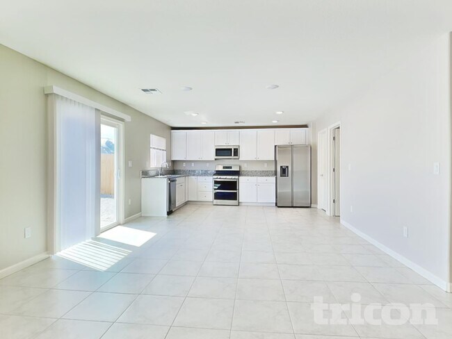 Building Photo - 8956 Wolf River Dr