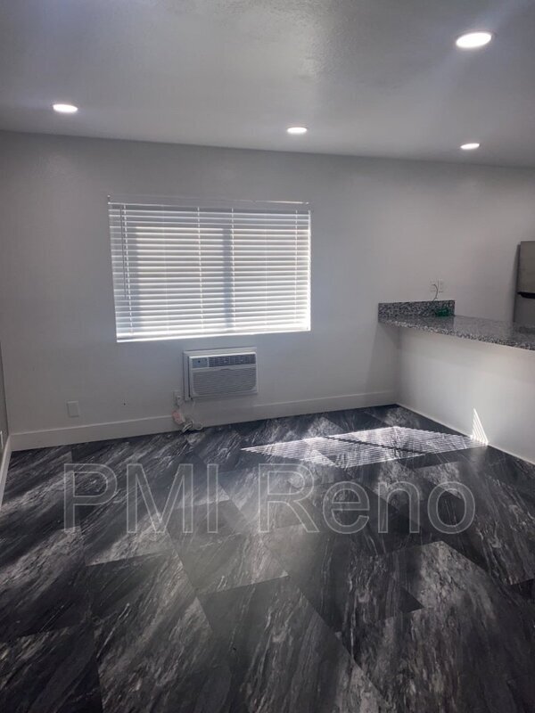 Foto del edificio - 778 Forest St